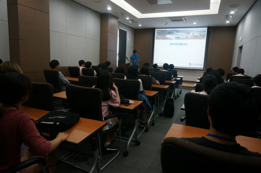 사진5_국가영장류센터 방문.JPG