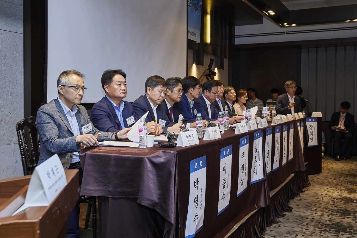 (6)패널토론 2.jpg